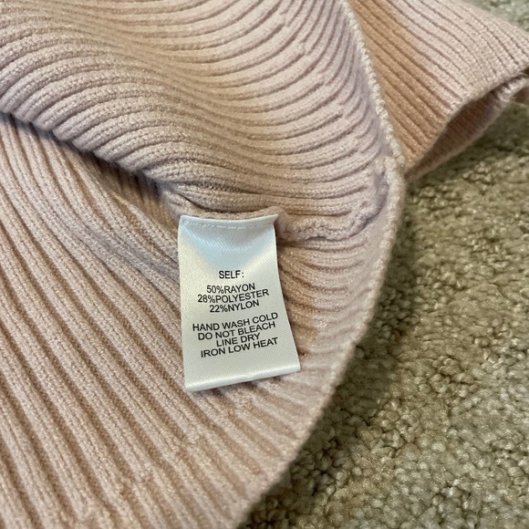 Vici Light Pink Ribbed Crew Neck Cropped Sweater - Picture 4 of 5